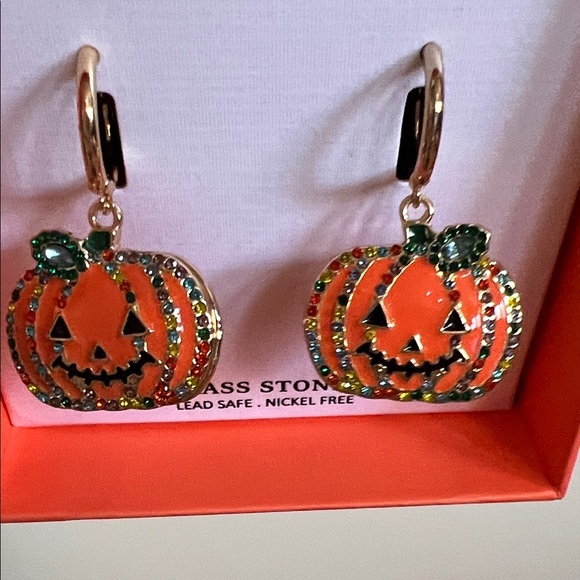 Piper K | Festive Pumpkin Earrings 🎃 - Picture 7 of 9